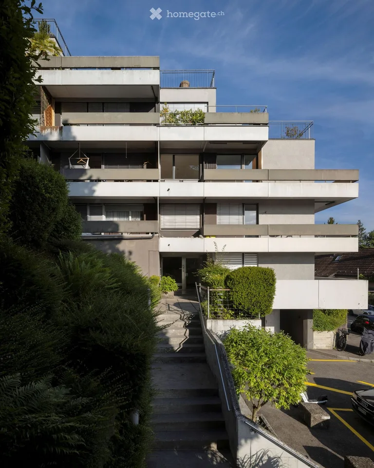 Incantevole appartamento di 2.5 locali con vista sulla città a Zürich-Albisrieden