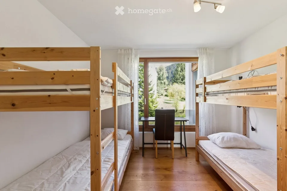Grosszügige 4.5 ZWG mit Südwest-Balkon und Bergsicht (Zweitwohnung möglich)