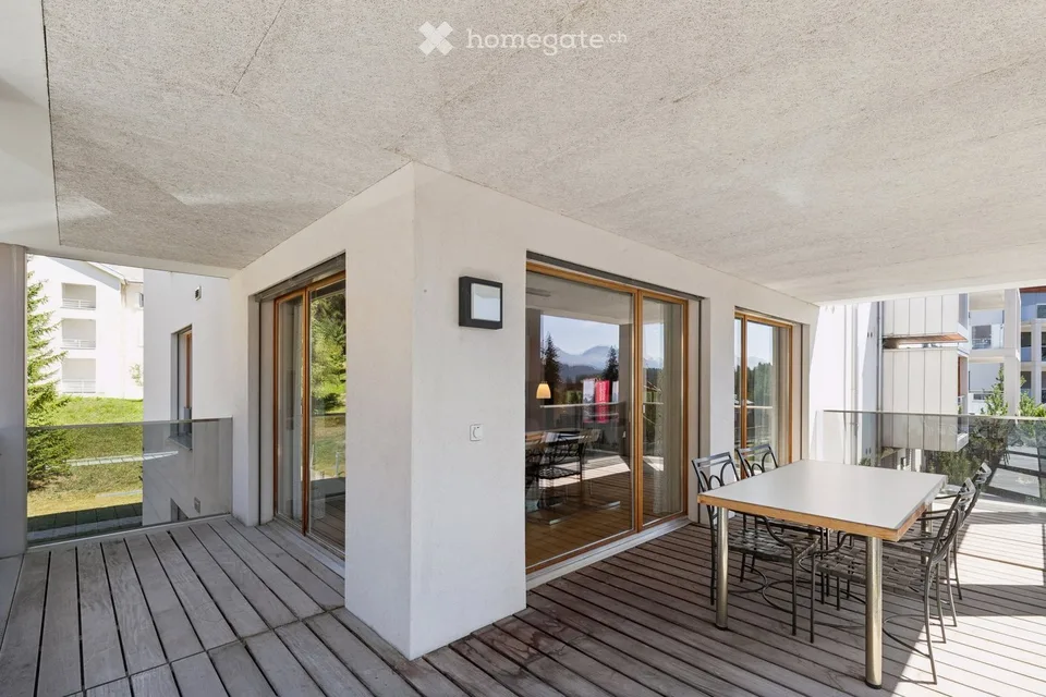 Grosszügige 4.5 ZWG mit Südwest-Balkon und Bergsicht (Zweitwohnung möglich)