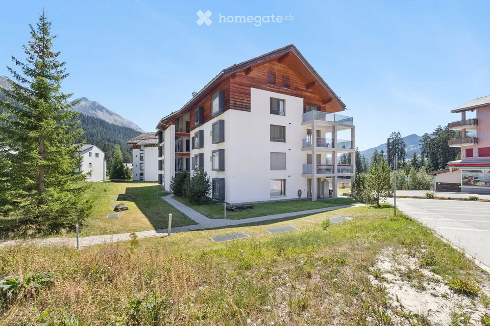 Grosszügige 4.5 ZWG mit Südwest-Balkon und Bergsicht (Zweitwohnung möglich)