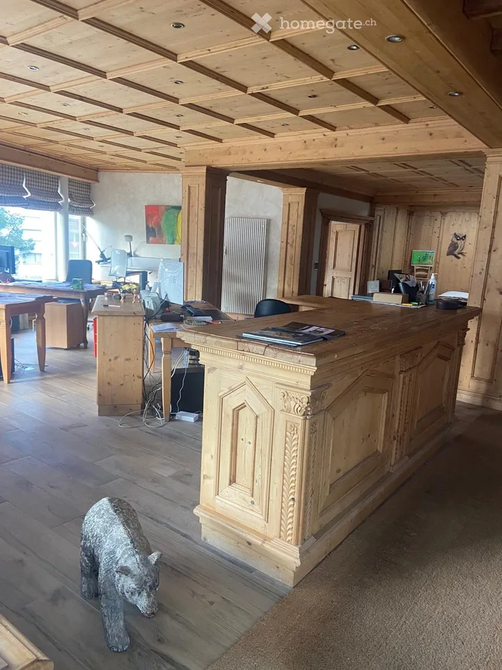 Uffici luminosi di 160 m² a Crans-Montana – Accessibili e ben situati