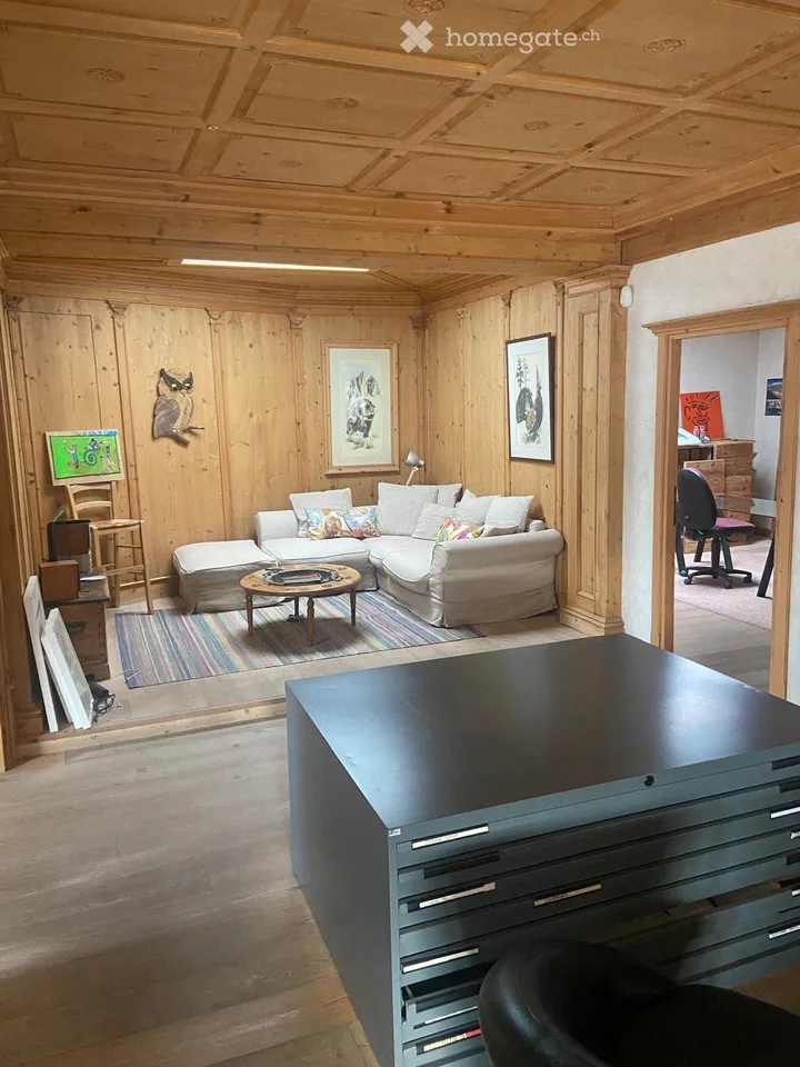 Uffici luminosi di 160 m² a Crans-Montana – Accessibili e ben situati