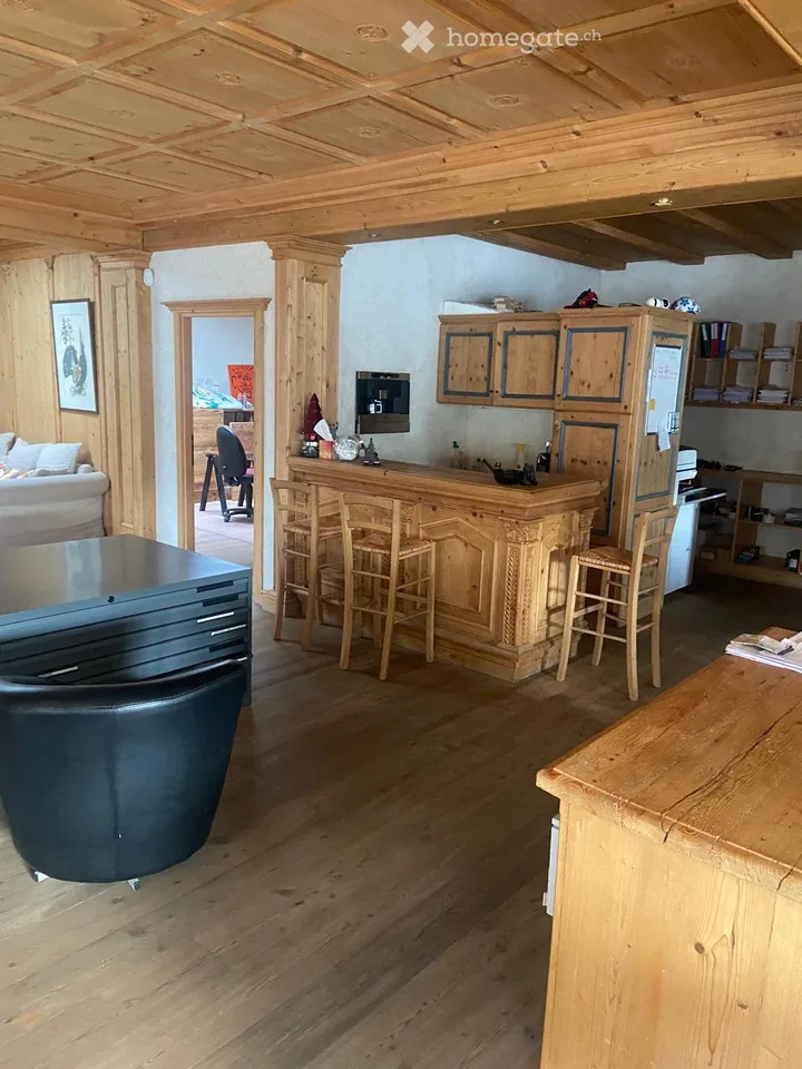 Uffici luminosi di 160 m² a Crans-Montana – Accessibili e ben situati