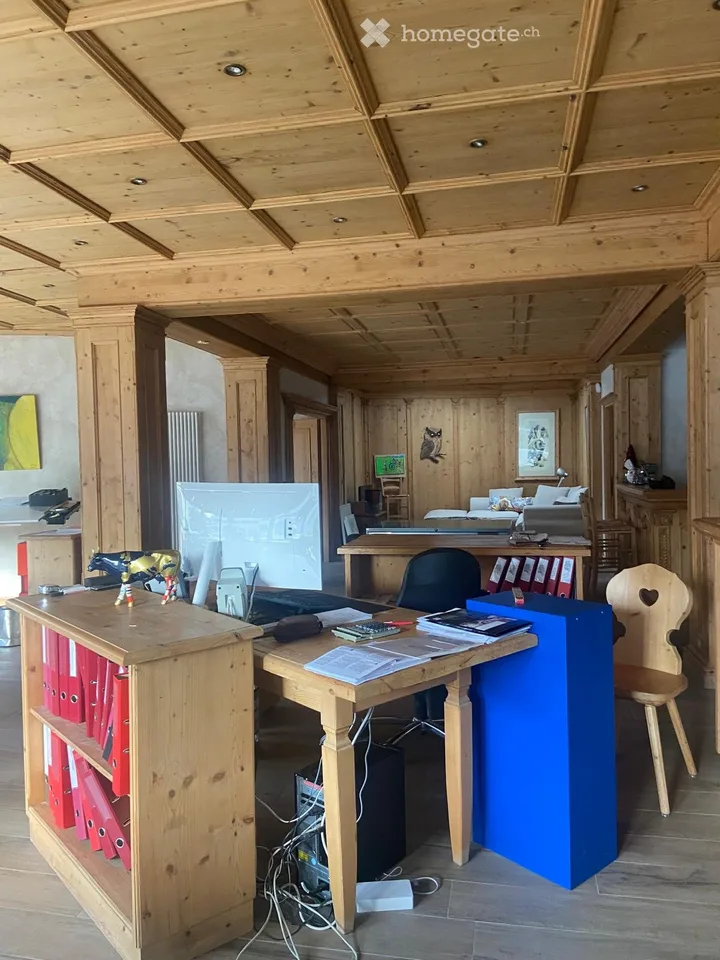 Uffici luminosi di 160 m² a Crans-Montana – Accessibili e ben situati