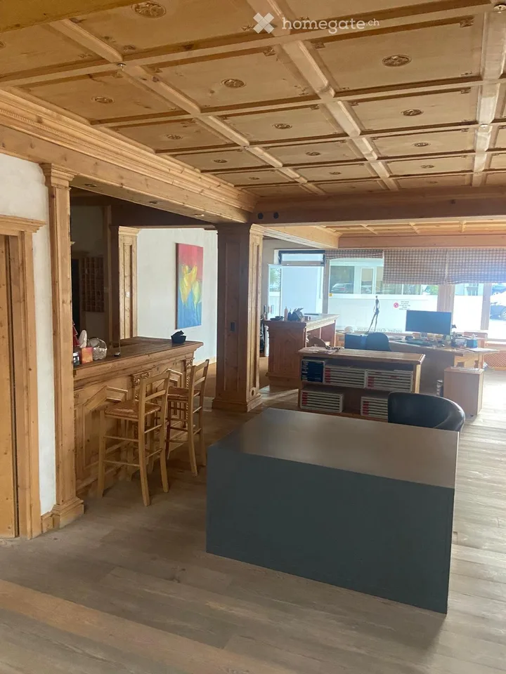Uffici luminosi di 160 m² a Crans-Montana – Accessibili e ben situati
