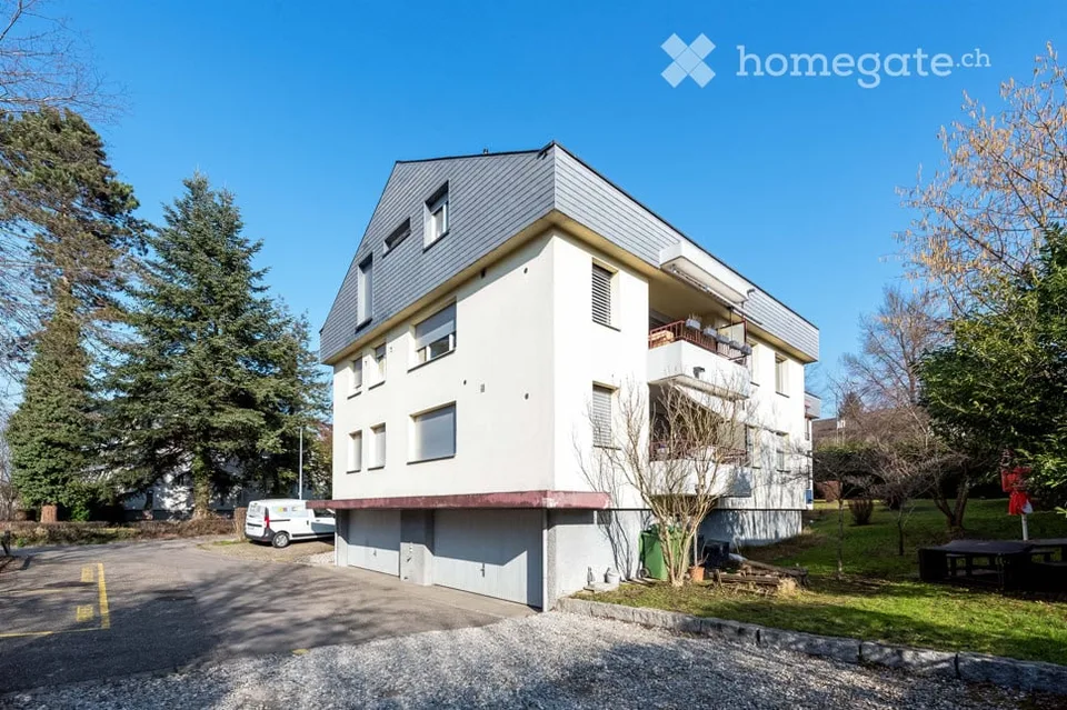 Appartement lumineux 4.5 pièces avec balcon à Therwil