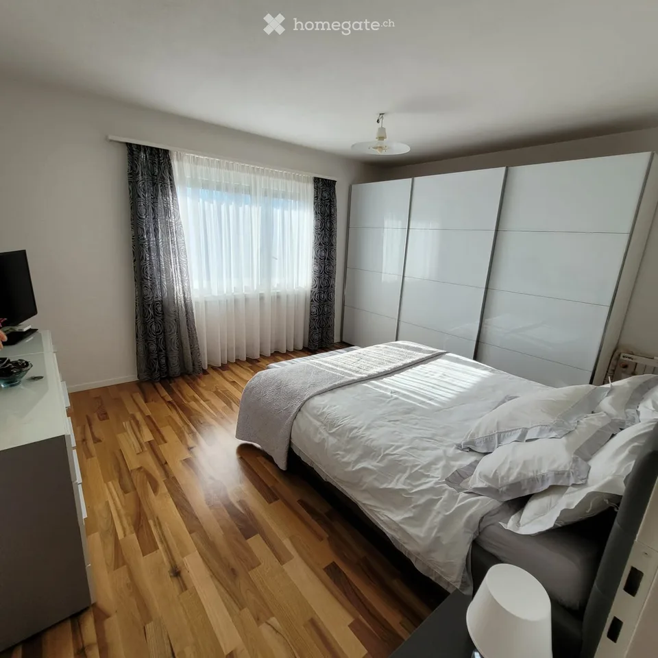 Felicità abitativa soleggiata a Uster – 3,5 locali, balcone & garage