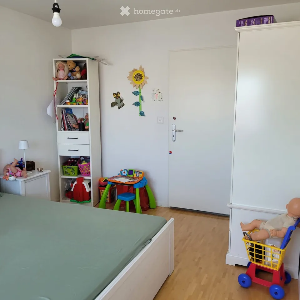 Felicità abitativa soleggiata a Uster – 3,5 locali, balcone & garage