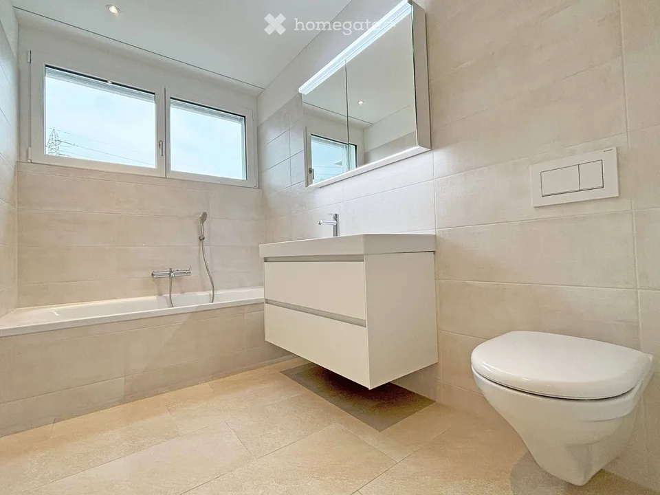 Appartement neuf de 4,5 pièces avec grand balcon d'angle à Adlikon près de Regensdorf