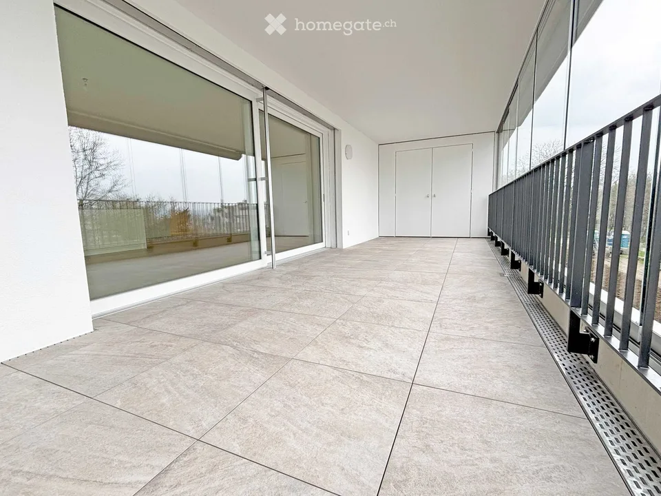 Appartement neuf de 4,5 pièces avec grand balcon d'angle à Adlikon près de Regensdorf