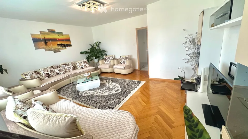 In affitto superbo appartamento spazioso di 200 m²
