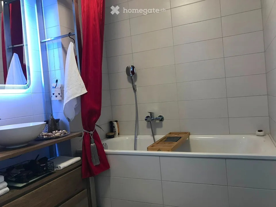 MARTIGNY GERÄUMIGES 3.5 ZIMMER-WOHNUNG MIT 2 BADEZIMMERN & TERRASSE