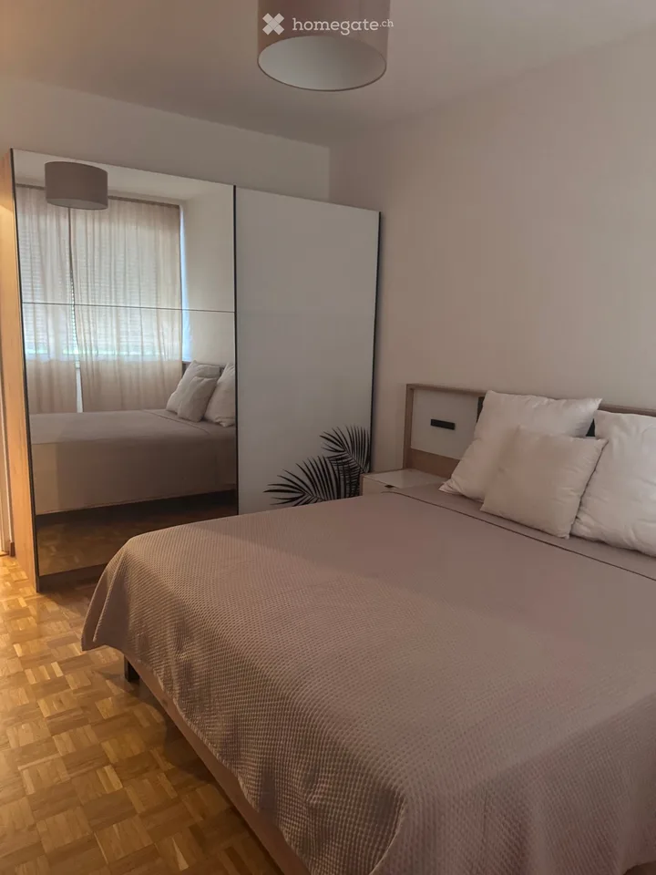 Vier-Zimmer-Wohnung mit Bungalow