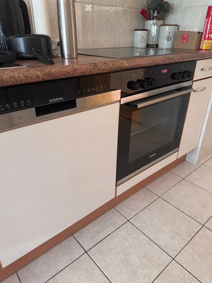 Vier-Zimmer-Wohnung mit Bungalow