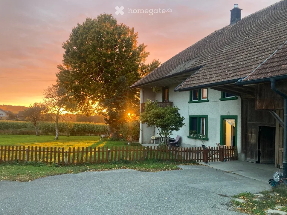 Idyllisches Bauernhaus mit 5.5 Zimmern an ruhiger Lage