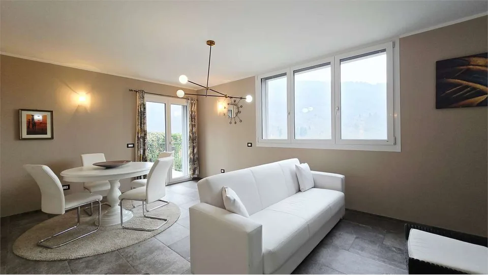 Modern semi-detached house with 2 apartments