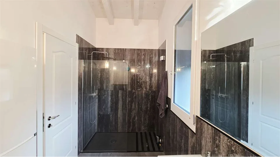 Modern semi-detached house with 2 apartments