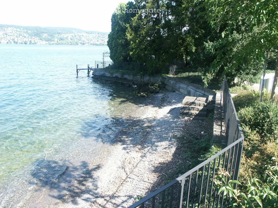 AUSSERGEWÖHNLICHES WOHNERLEBNIS IN EINMALIGER ÜBERBAUUNG MIT SEEZUGANG
