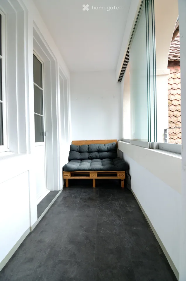 3-Bedroom Apartment with Balcony, 2 Minutes to Lyss Train Station
