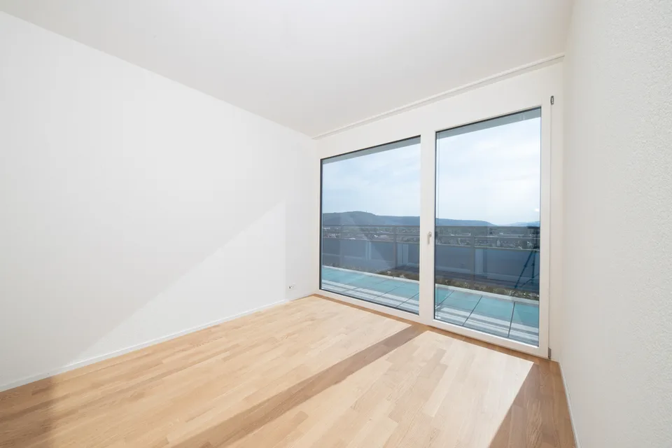 Bright 3.5 room attic apartment 17th floor