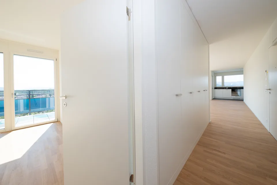 Bright 3.5 room attic apartment 17th floor