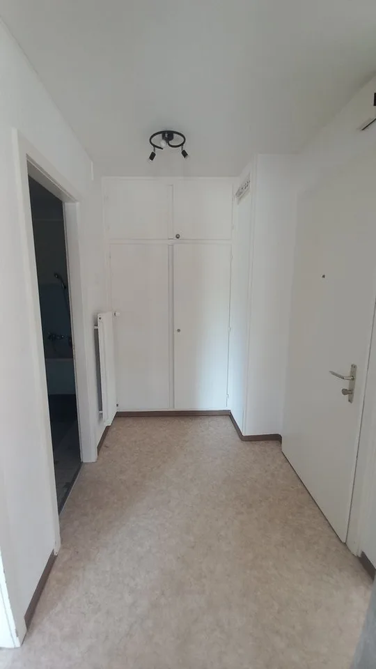 Zweieinhalb-Zimmer-Wohnung im dritten Stock
