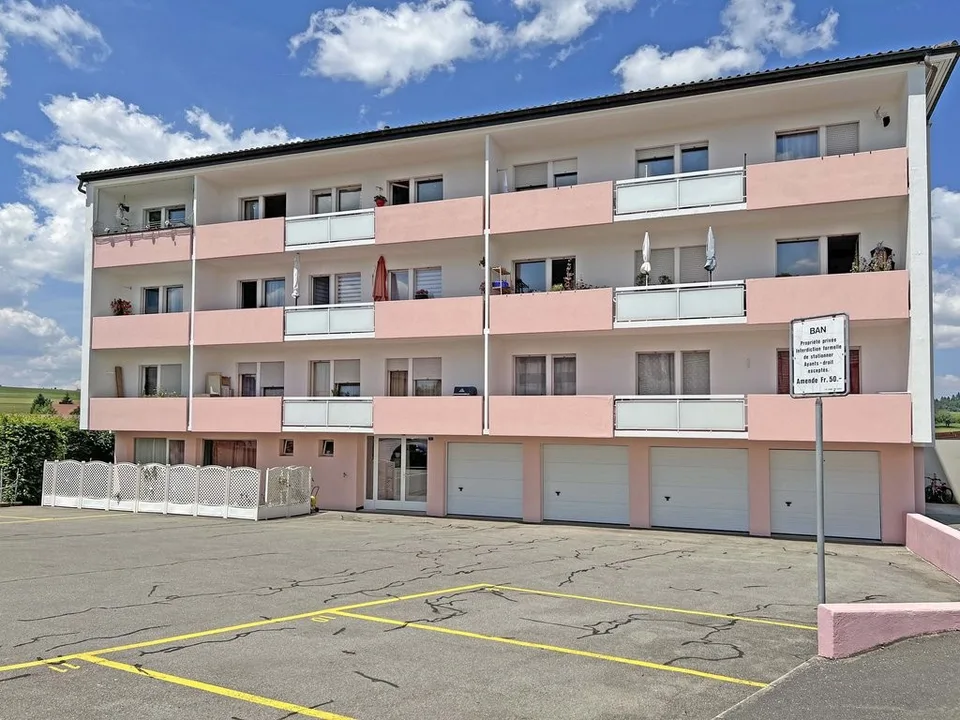 Zweieinhalb-Zimmer-Wohnung im dritten Stock