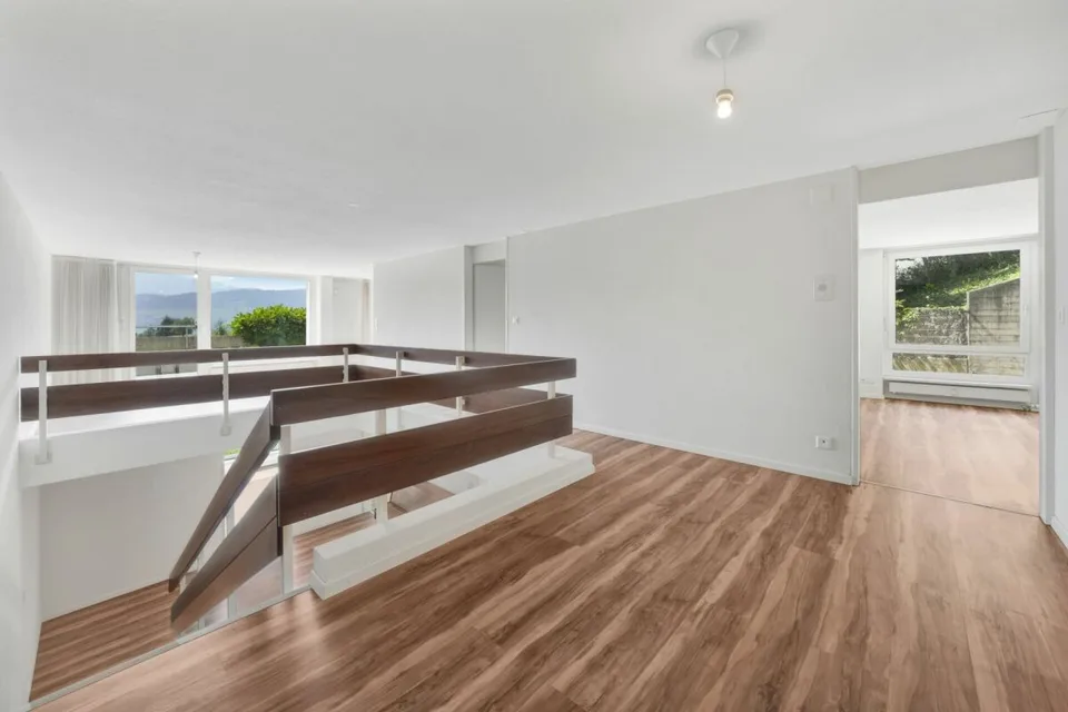 Vivere come in una casa unifamiliare! Grande appartamento maisonette ben curato con panorama Alpstein e piscina