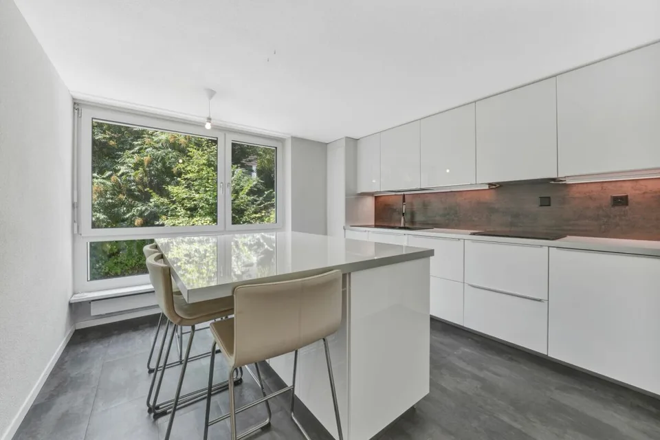 Vivere come in una casa unifamiliare! Grande appartamento maisonette ben curato con panorama Alpstein e piscina