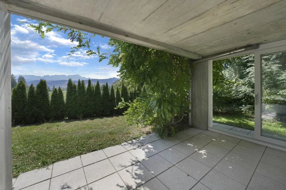 Vivere come in una casa unifamiliare! Grande appartamento maisonette ben curato con panorama Alpstein e piscina