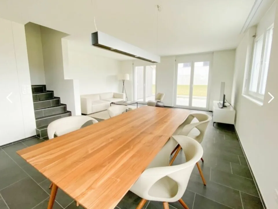 Maison de rang neuve de 6,5 pièces dans un endroit calme