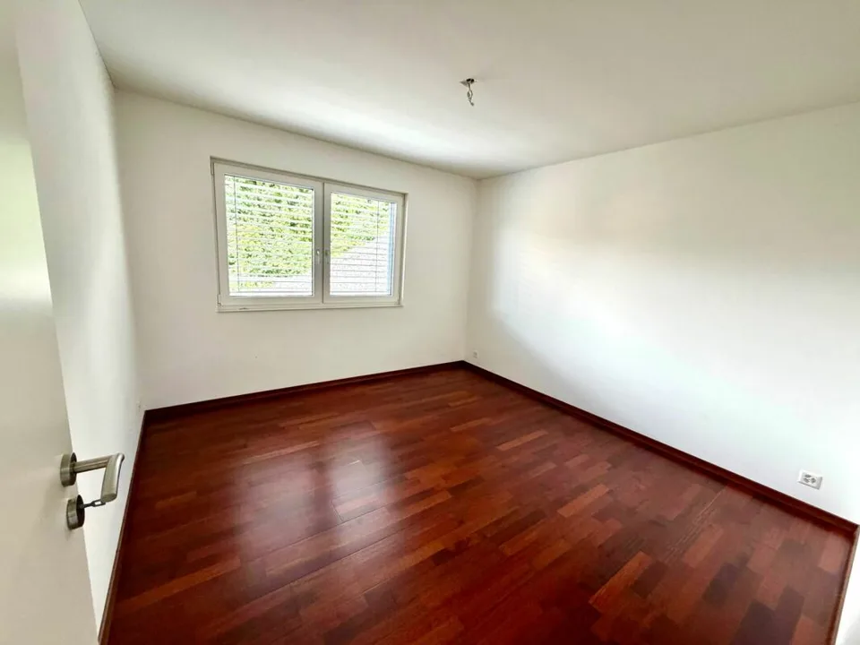 Neuwertige 4.5 Zimmer Attika-Wohnung