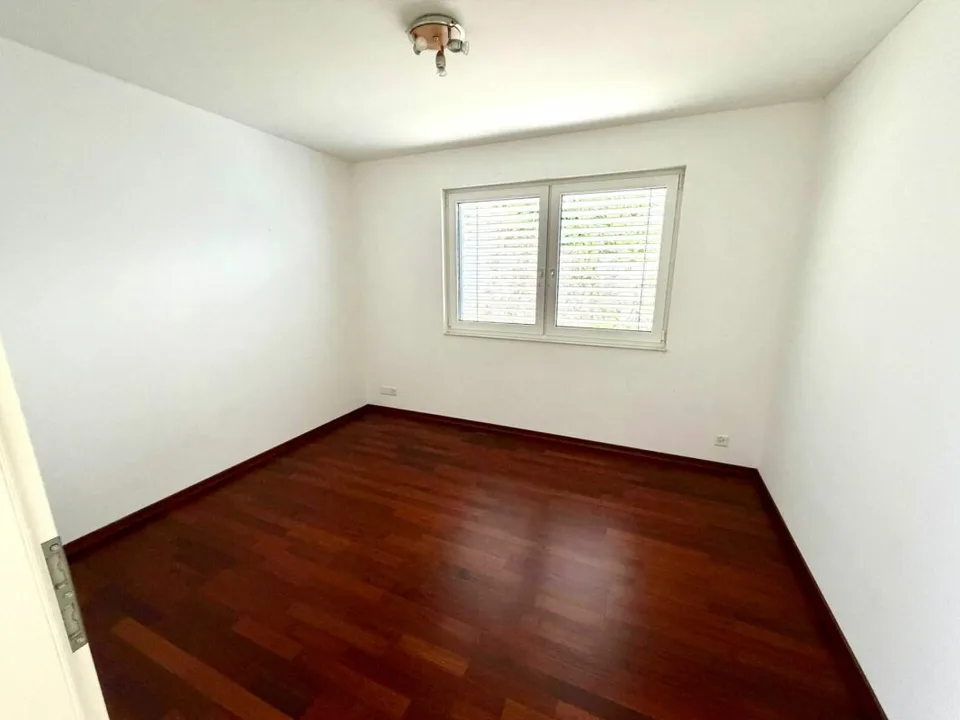 Neuwertige 4.5 Zimmer Attika-Wohnung