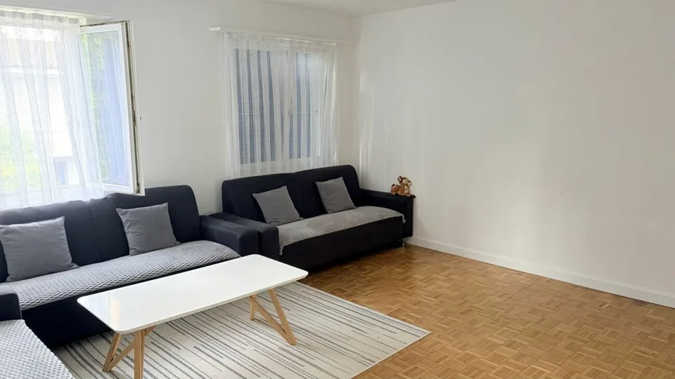 Attraktives Zweifamilienhaus in der Zone W3