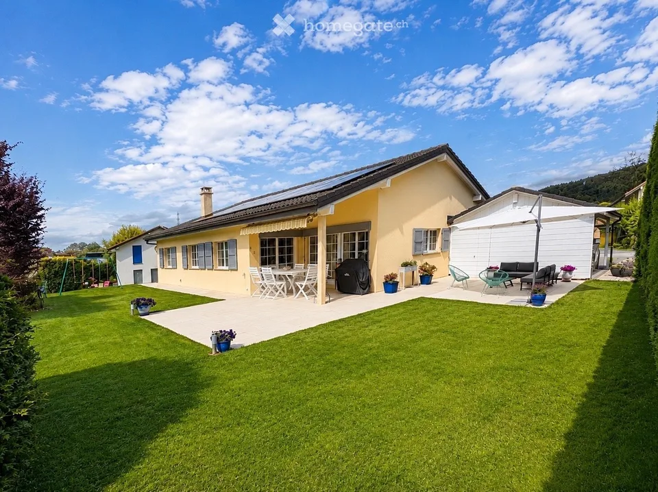Villa individuale molto luminosa di 200m² a un solo piano, geotermico, pannelli solari