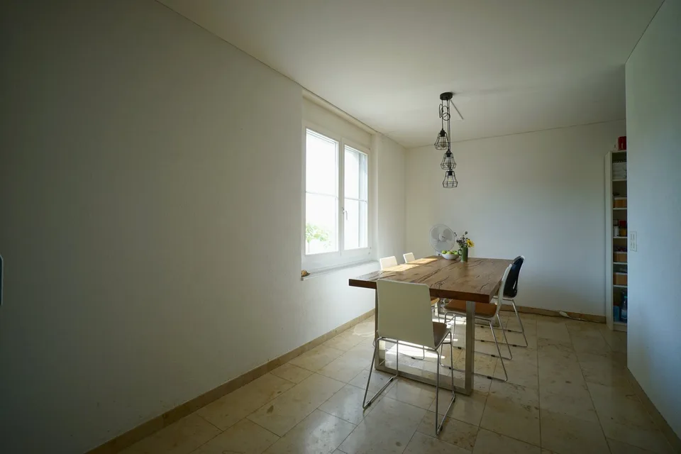 Well-maintained 2.5 room garden apartment in an attractive and sunny location with a large garden