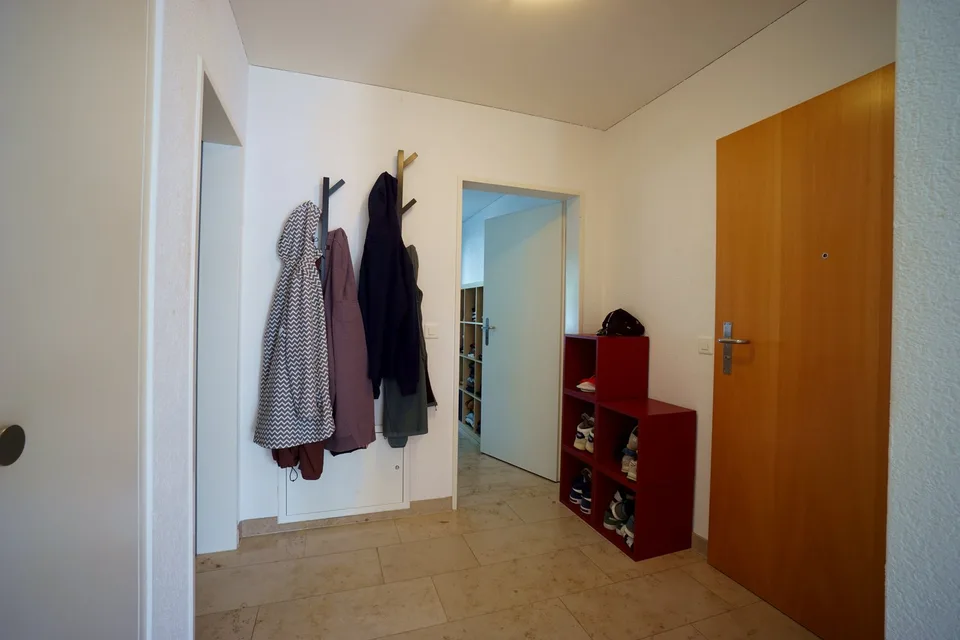 Well-maintained 2.5 room garden apartment in an attractive and sunny location with a large garden