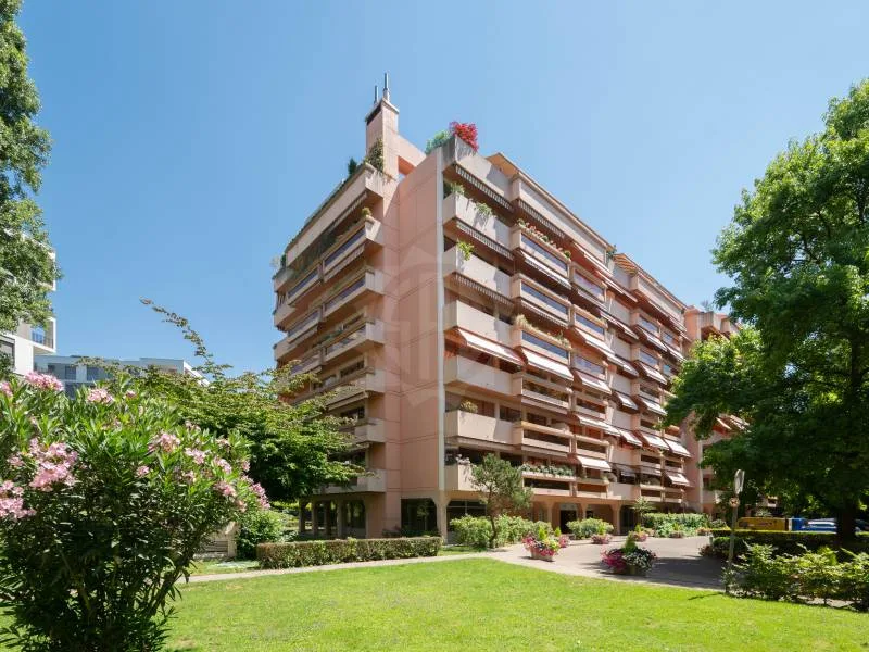 Arcata commerciale affittata (Ginevra, Eaux-Vives)