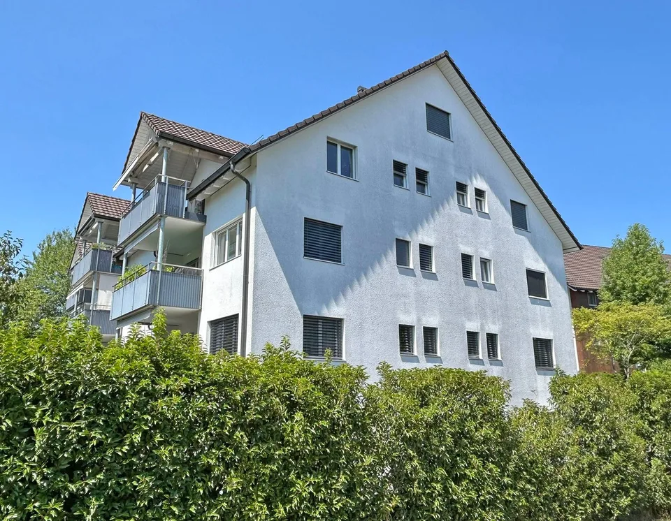 Grosszügige und moderne 4 ½-Zimmerwohnung im Herzen von Watt