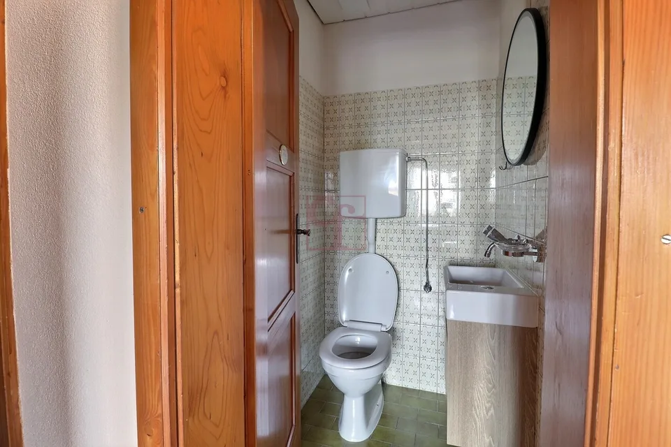 Zu vermieten Chalet mit 5.5 Zimmern / Wohngemeinschaft für 1 Jahr willkommen
