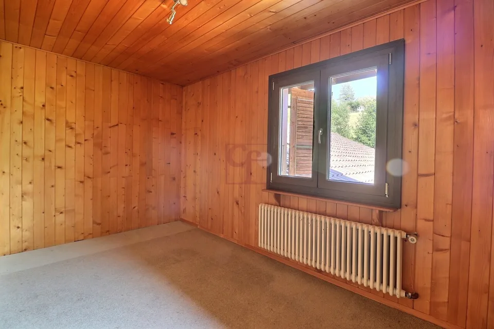 Zu vermieten Chalet mit 5.5 Zimmern / Wohngemeinschaft für 1 Jahr willkommen
