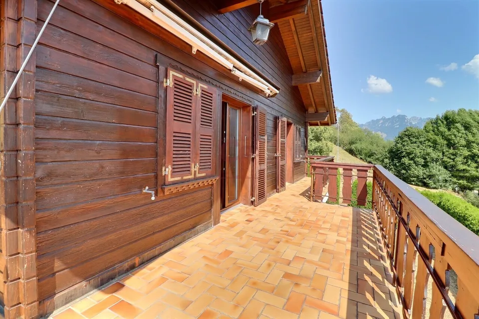 Zu vermieten Chalet mit 5.5 Zimmern / Wohngemeinschaft für 1 Jahr willkommen