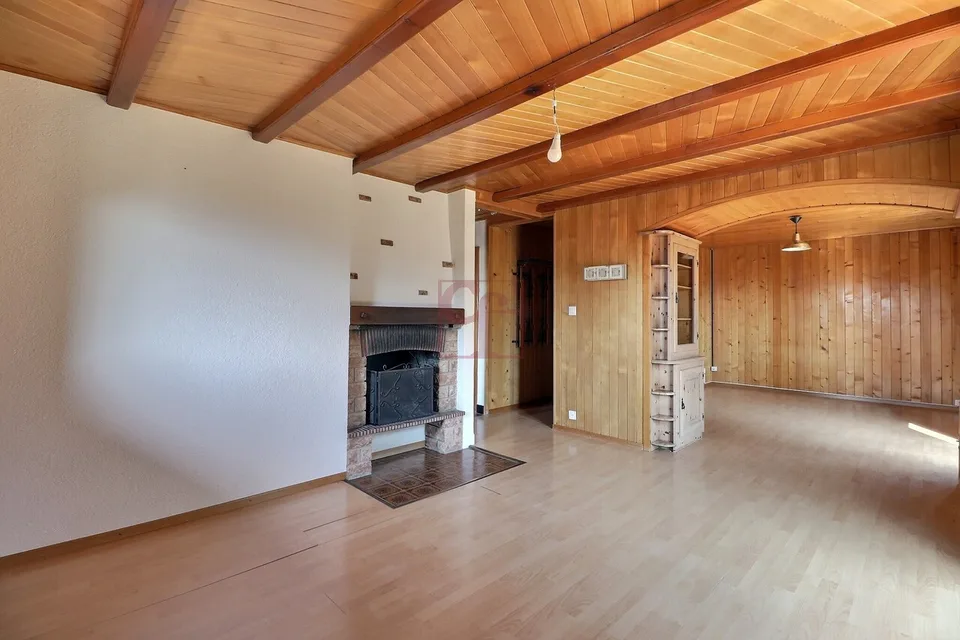 Zu vermieten Chalet mit 5.5 Zimmern / Wohngemeinschaft für 1 Jahr willkommen