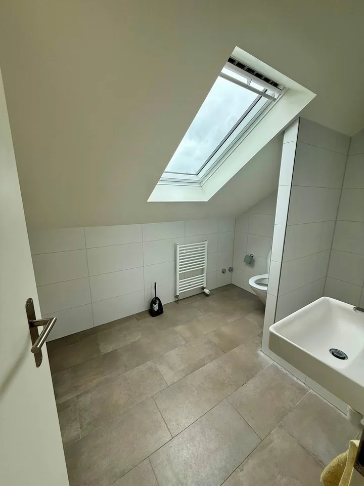 Moderne 2-Zimmer-Dachwohnung in ruhiger Lage von Seuzach