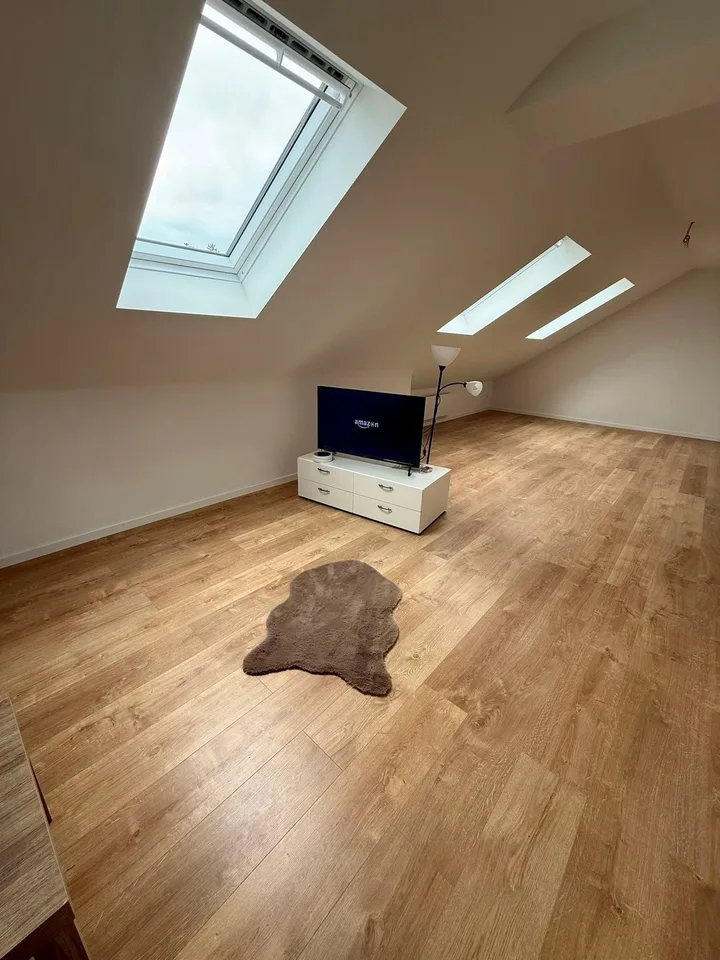 Moderne 2-Zimmer-Dachwohnung in ruhiger Lage von Seuzach