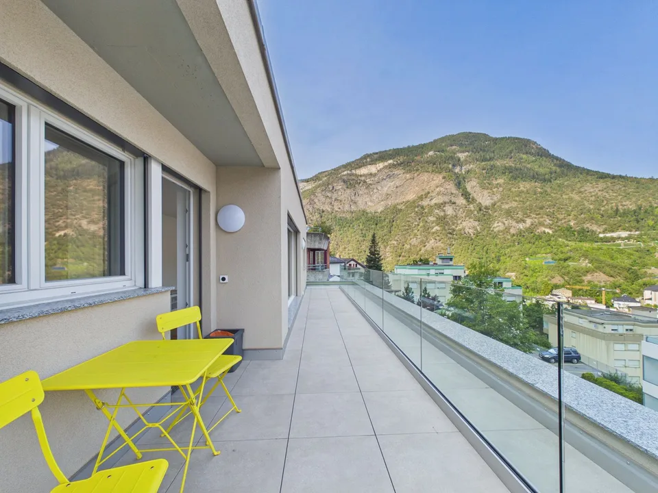 Appartamento mansardato bellissimo a Visp – La tua casa con stile