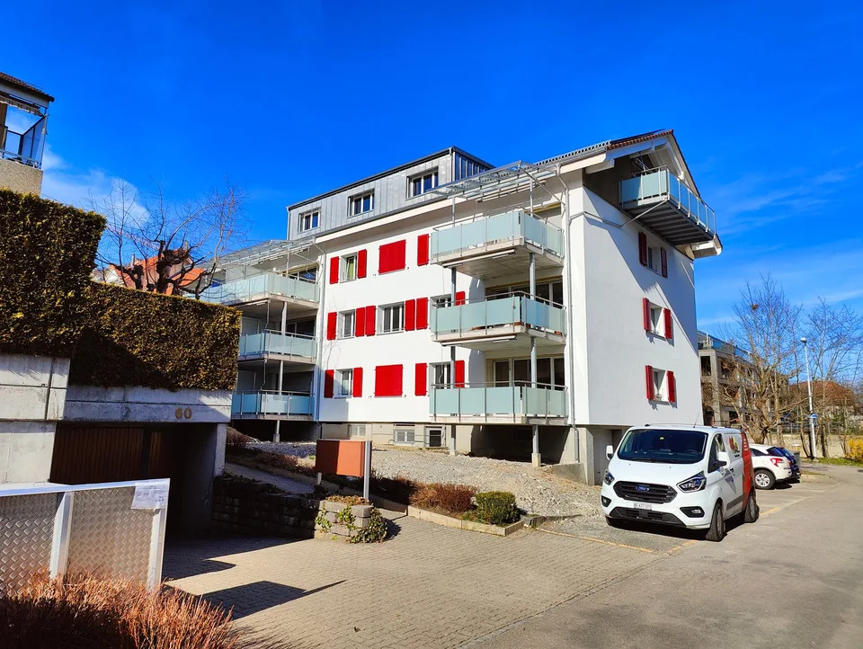 Appartement moderne 4.5 pièces avec grand balcon