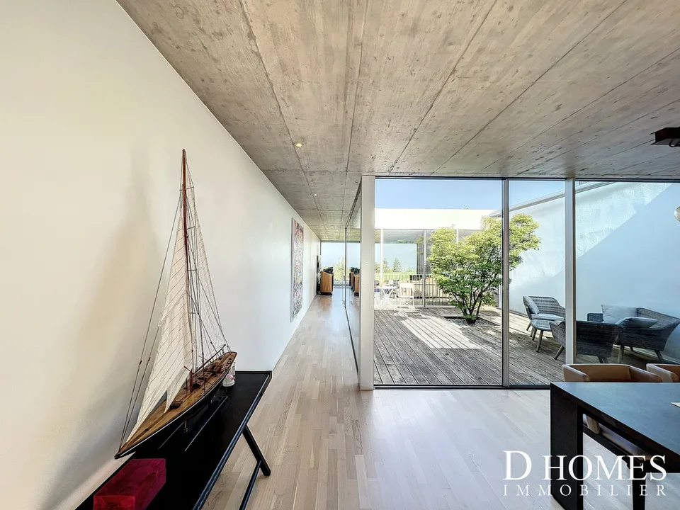 EN EXCLUSIVITÉ I Villa contemporaine en duplex avec vue sur le lac