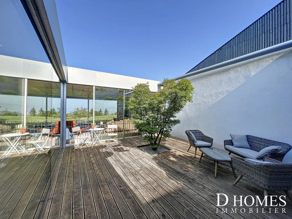 EN EXCLUSIVITÉ I Villa contemporaine en duplex avec vue sur le lac