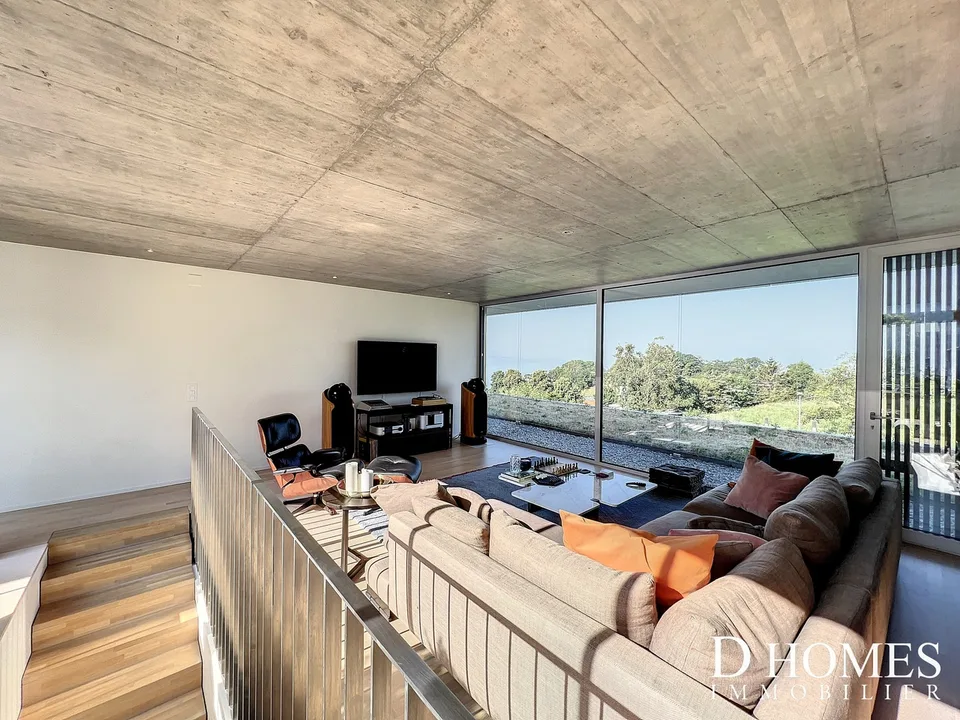 EN EXCLUSIVITÉ I Villa contemporaine en duplex avec vue sur le lac